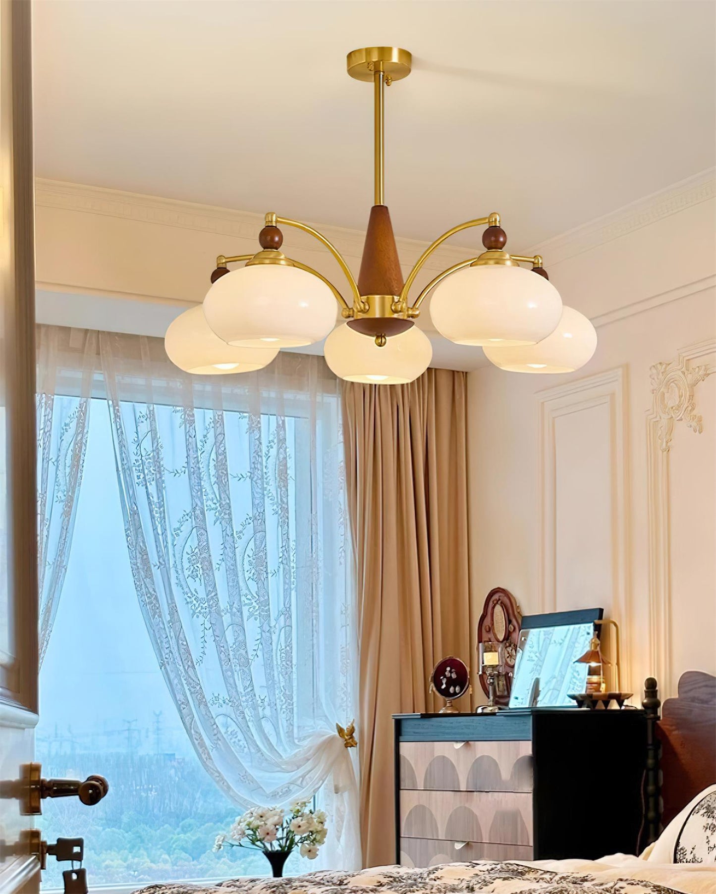 Victorian-Inspired Retro Chandelier Light with Warm White Illumination – 3, 5, or 8 Heads, Premium Wood and Brass Design 11