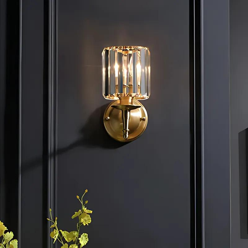 Vintage Brass Wall Sconce with Crystal Accents – Elegant Wall Light for Luxurious Interiors 0