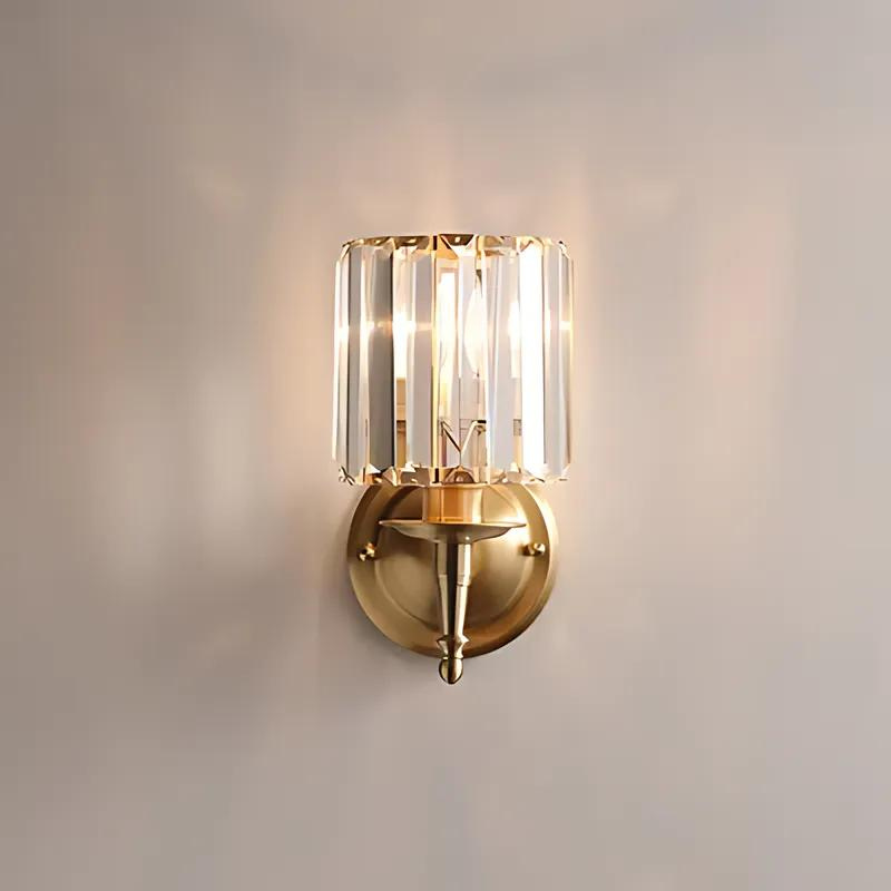 Vintage Brass Wall Sconce with Crystal Accents – Elegant Wall Light for Luxurious Interiors 3